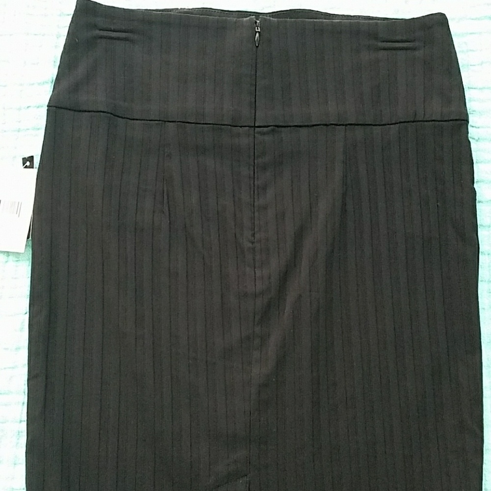 Max & Mia Black Pencil Skirt - Picture 3 of 6